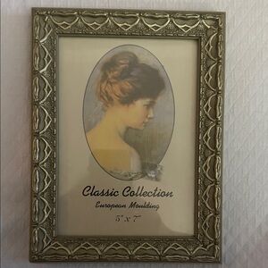 Vintage Ornate Picture Frame. Size 5x7” New